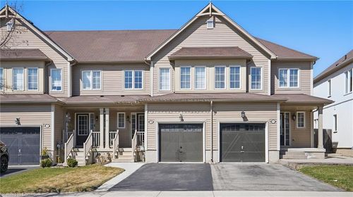 9 Lynch Cres, Binbrook, ON, L0R1C0 | Card Image