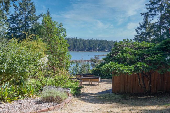 1361 Sturdies Bay Road, House other with 2 bedrooms, 1 bathrooms and 3 parking in Galiano Island BC | Image 21
