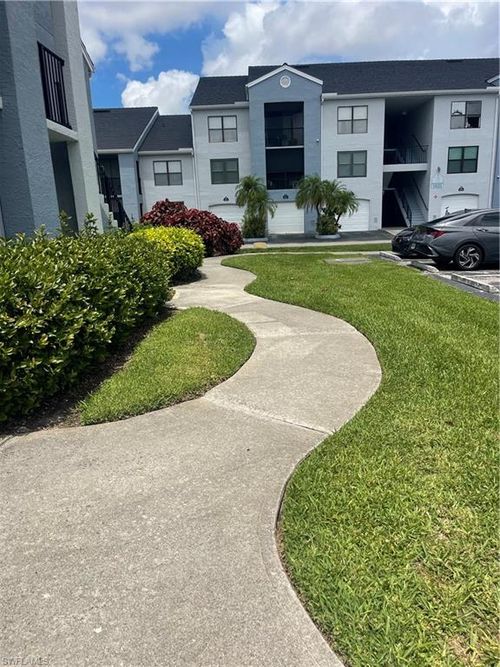 123-13521 Eagle Ridge Dr, FORT MYERS, FL, 33912-1875 | Card Image