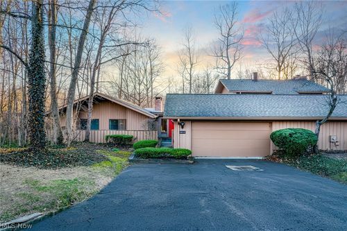 680-26 Fairington Dr, Aurora, OH, 44202-9147 | Card Image
