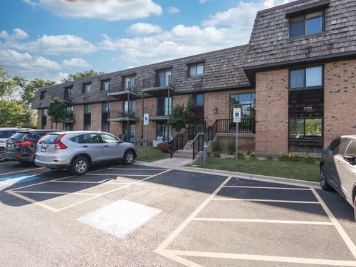 apt-2305-1 Oak Creek Dr, Buffalo Grove, IL, 60089-3751 | Card Image