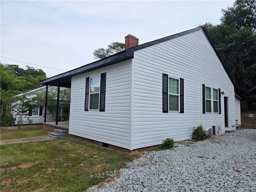 28 Ames Street, Seneca, SC, 29678 | Card Image