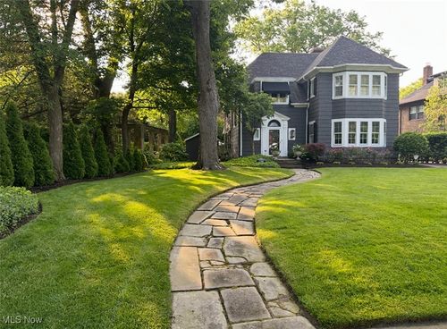 2299 Ardleigh Dr, Cleveland Heights, OH, 44106-3108 | Card Image
