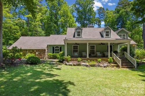 2 Pine Point Rd, Lake Wylie, SC, 29710-8921 | Card Image