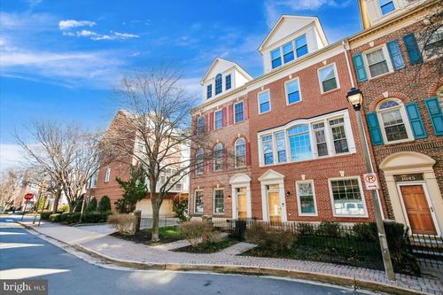 1053 N Stuart St, Arlington, VA, 22201-5726 | Card Image