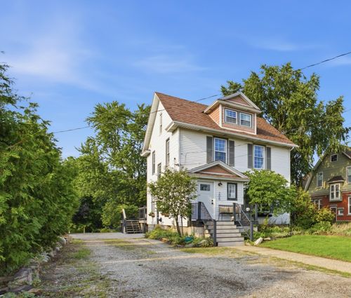 205 E Savidge St, Spring Lake, MI, 49456-1725 | Card Image