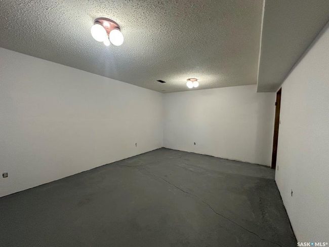 502 Busteed St, House other with 6 bedrooms, 4 bathrooms and 6 parking in Kerrobert SK | Image 39