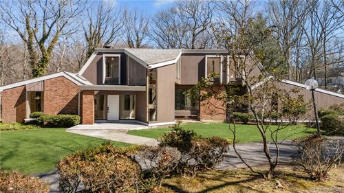 12 Lost Meadow Ln, Port Jefferson, NY, 11777-1128 | Card Image
