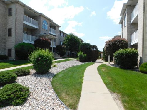 unit-28-2001 W 75th Pl, Merrillville, IN, 46410-7520 | Card Image