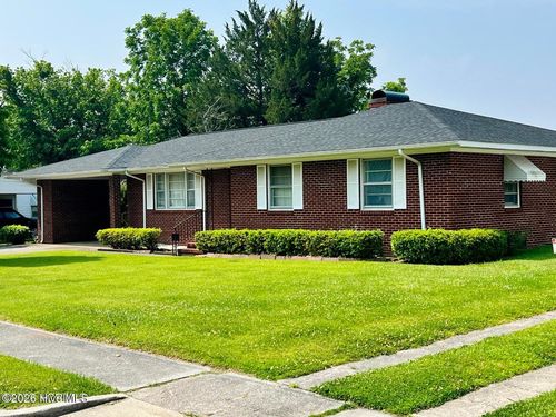 506 S Haughton St, Williamston, NC, 27892-2450 | Card Image