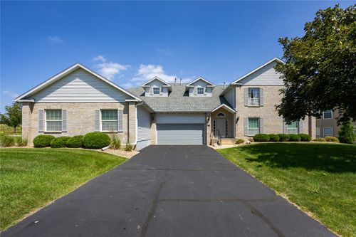 a-3130 Towne House Dr Ne, Cedar Rapids, IA, 52402-7089 | Card Image