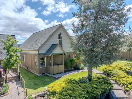 4639 Marsh Hawk Dr, Klamath Falls, OR, 97601-8650 | Card Image