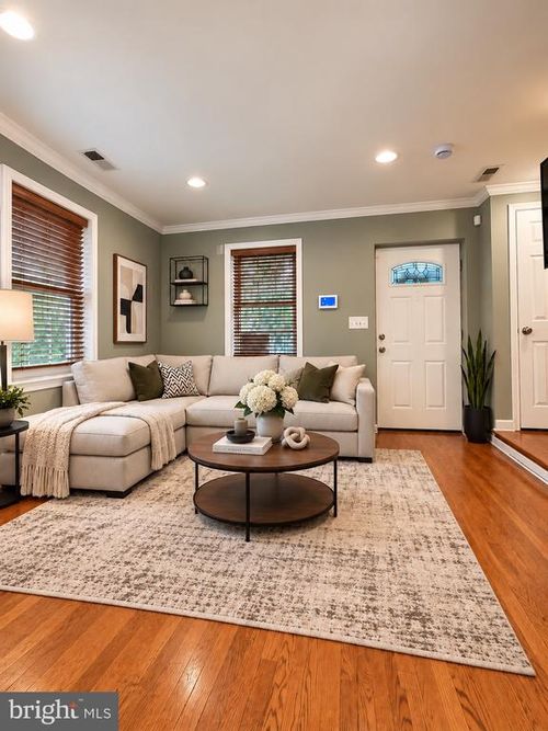 211 55th St Ne, WASHINGTON, DC, 20019-6737 | Card Image
