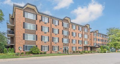 310 - 1117 S Old Wilke Road, Condo with 2 bedrooms, 2 bathrooms and 3 parking in Arlington Heights IL | Image 1