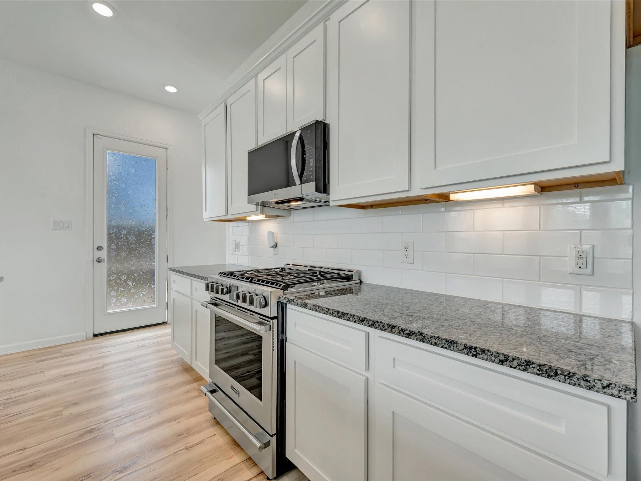 Residential Lease in Iowa Colony 3