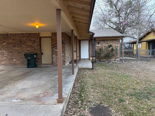419 Live Oak St, Kyle, TX, 78640-9475 | Card Image