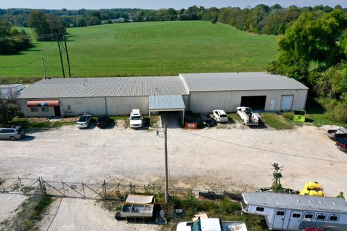 865 W Enterprise Ln, Nixa, MO, 65714-8443 | Card Image