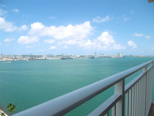 2011-770 Claughton Island Dr, Miami, FL, 33131-2633 | Card Image