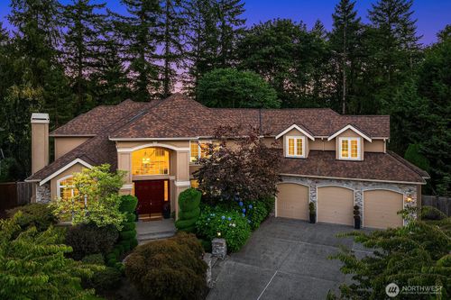 27131 Se 25th Pl, Sammamish, WA, 98075-7931 | Card Image