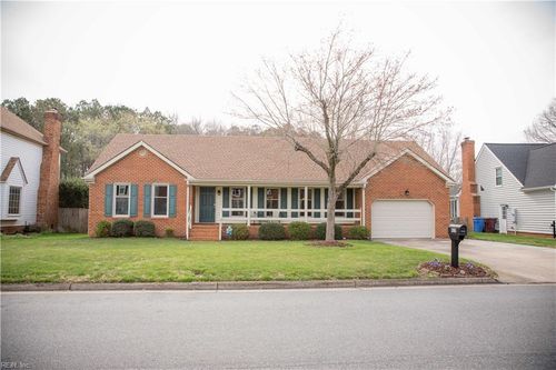 417 Granada Dr, Chesapeake, VA, 23322-8020 | Card Image