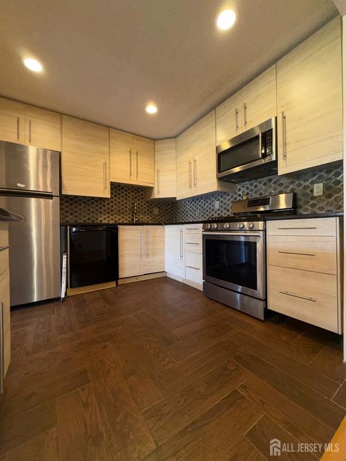 380 Lancaster Ct, Piscataway, NJ, 08854-6226 | Card Image