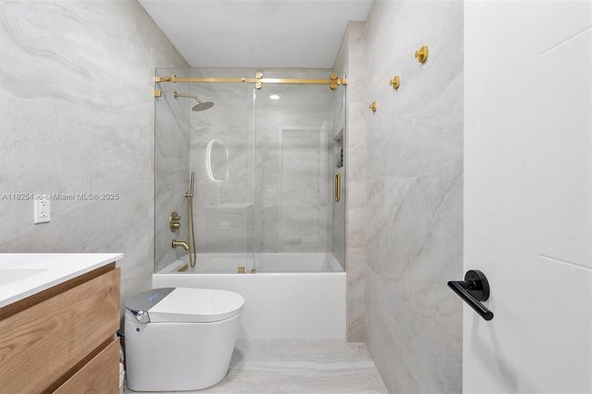 417 N Highland Dr, House other with 3 bedrooms, 2 bathrooms and null parking in Hollywood FL | Image 18