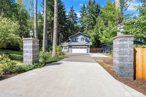 708 3rd St, Rainier, WA, 98576-9514 | Card Image