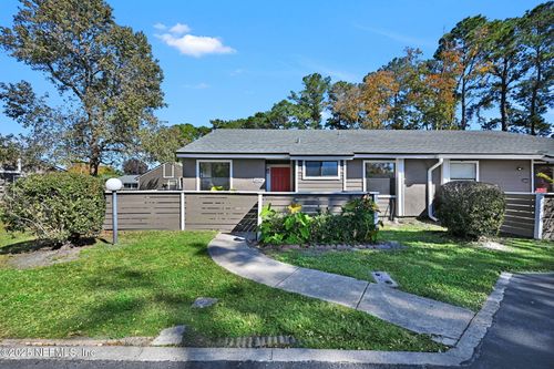 8429 Long Meadow Cir N, Jacksonville, FL, 32244-5751 | Card Image