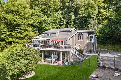 6 Woodland Dr, Canton, CT, 06019-2003 | Card Image