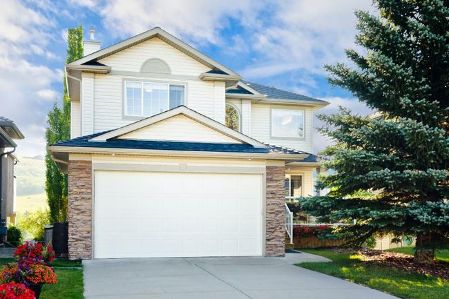 97 Gleneagles Terrace, Home with 4 bedrooms, 3 bathrooms and 4 parking in Cochrane AB | Image 4