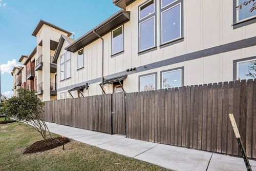 2103-200 W 56th St, Austin, TX, 78751-1434 | Card Image