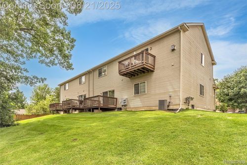 1307 Lilac Ln, Waterford, MI, 48327-4410 | Card Image