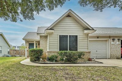 162 Prairie Springs Loop, Townhouse with 3 bedrooms, 2 bathrooms and 2 parking in Georgetown TX | Image 2