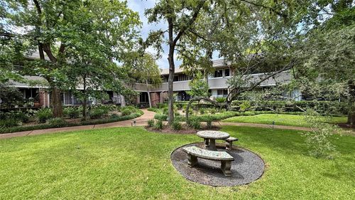624-624 S Ripple Creek Dr, Houston, TX, 77057-1036 | Card Image