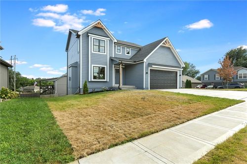 1515 Nw Whispering Ct, Grain Valley, MO, 64029-8015 | Card Image