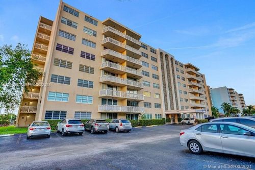 210-12590 Ne 16th Ave, North Miami, FL, 33161-6021 | Card Image