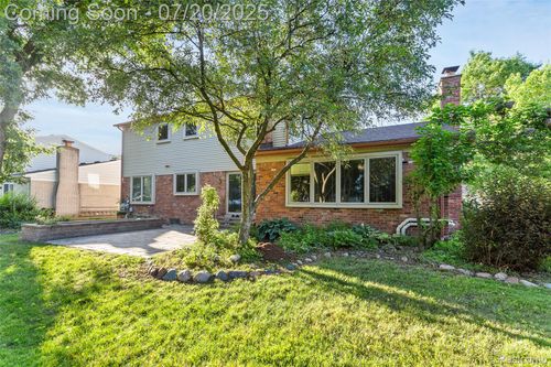 1304 Player Dr Drive, Troy, MI, 48085 | Card Image