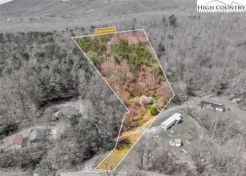 153 Pineway Ln, Thurmond, NC, 28683-9409 | Card Image