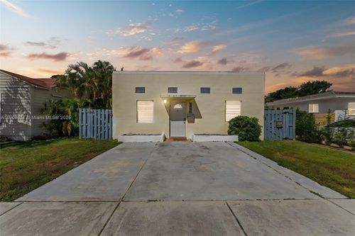 1639 Hayes St, Hollywood, FL, 33020-3651 | Card Image