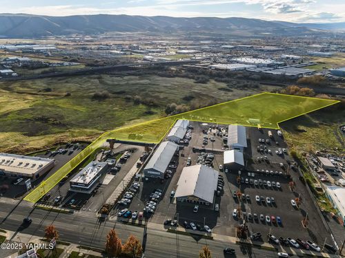 2332 S 1st St, Yakima, WA, 98903-1602 | Card Image