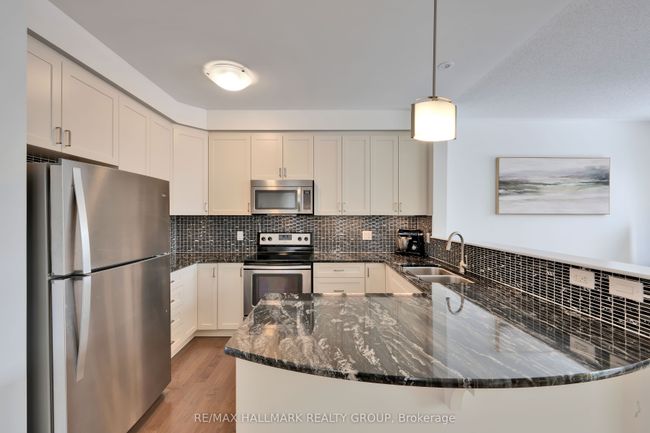 1111 Cobble Hill Dr, House attached with 3 bedrooms, 4 bathrooms and 1 parking in Nepean ON | Image 12