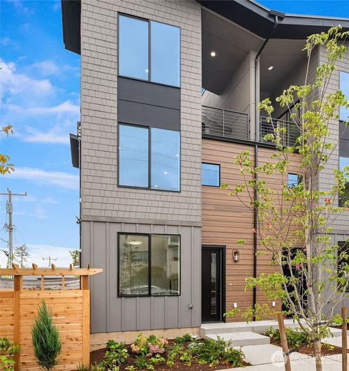 807 N 39th St, Seattle, WA, 98103-8701 | Card Image