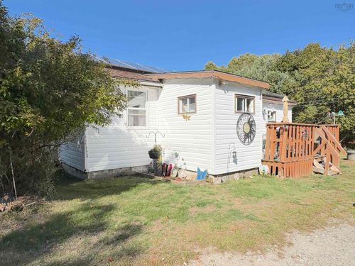 186 Parr St, Shelburne, NS, B0T0A4 | Card Image