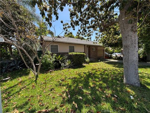 884 Lewis St, Pomona, CA, 91768-2911 | Card Image