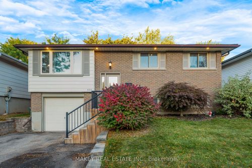 623 Pioneer Dr, Kitchener, ON, N2P1L7 | Card Image