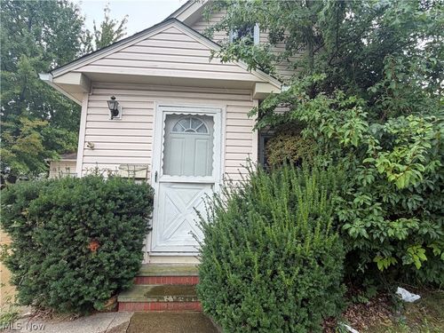 19870 Pasnow Ave, Euclid, OH, 44119-1479 | Card Image