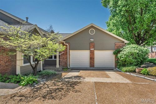14316 Willow Spring Hill Dr, Chesterfield, MO, 63017-5723 | Card Image