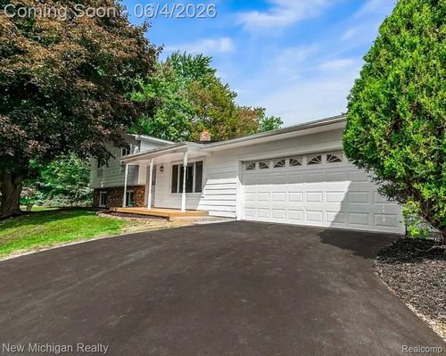 12335 Erika St, Hartland, MI, 48353-3019 | Card Image