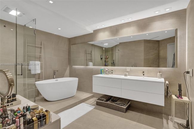 UNIT-2102 - 2711 S Ocean Dr, Condo with 3 bedrooms, 4 bathrooms and null parking in Hollywood FL | Image 24