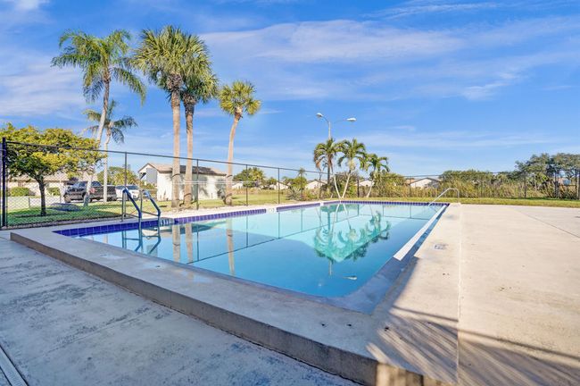 804 Waterview Dr, Condo with 3 bedrooms, 3 bathrooms and null parking in Palm Springs FL | Image 47